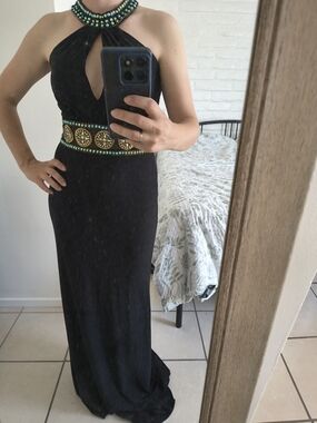 Dave & Johnny Black Beaded Halter Prom Evening Gown Train Built-In Cups Size S